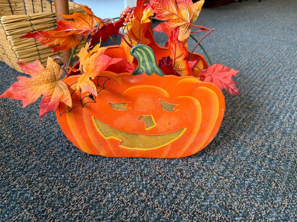 MK-Metal Pumpkin Basket Orange Fall Decor Halloween Basket